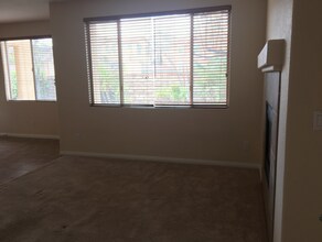 11904 Luna Del Mar Ln in Las Vegas, NV - Building Photo - Building Photo