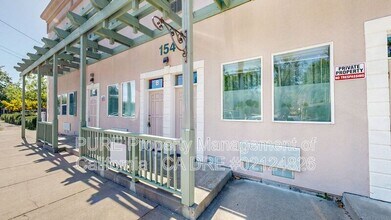 154 Railroad Ave in Cloverdale, CA - Building Photo - Building Photo