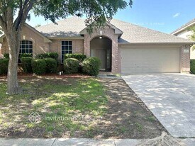 613 Chestnut Dr in Keller, TX - Building Photo