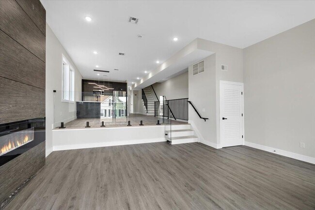 327 69th St in Guttenberg, NJ - Building Photo - Building Photo