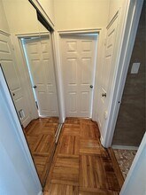 230 Pelham Rd in New Rochelle, NY - Building Photo - Building Photo