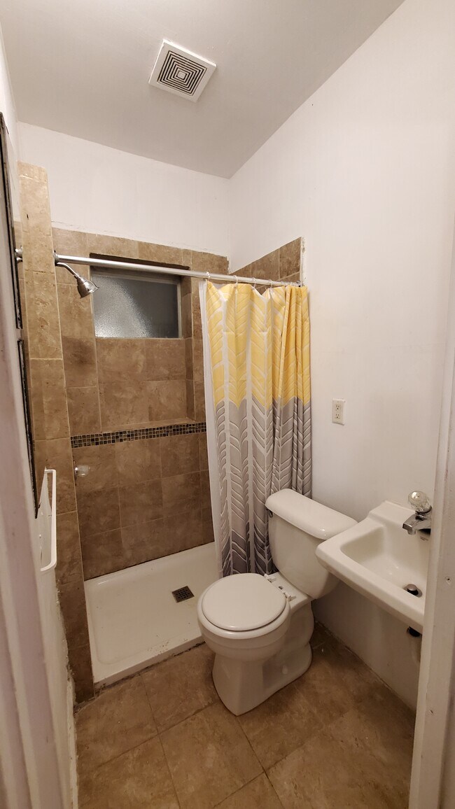 128 Lafayette St in Waterloo, IA - Building Photo - Building Photo