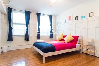 1232 Beacon St in Brookline, MA - Foto de edificio - Building Photo