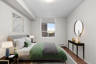 Portsmouth Place Centre in Kingston, ON - Building Photo - Building Photo