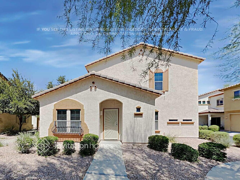 17696 W Langer Ln in Surprise, AZ - Building Photo