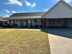 1414 Parliament St-Unit -6-C in Burkburnett, TX - Building Photo - Building Photo