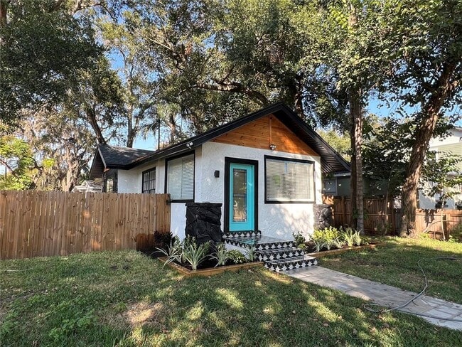 1502 E Knollwood St in Tampa, FL - Building Photo - Building Photo