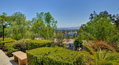 Alta Vista Apartments in Escondido, CA - Foto de edificio - Building Photo