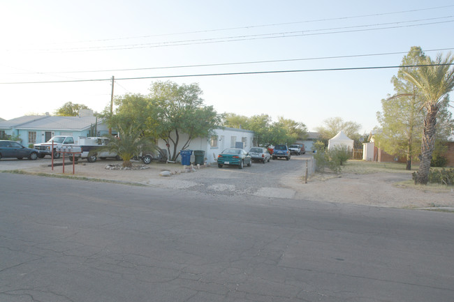 341-347 E Laguna St in Tucson, AZ - Building Photo - Building Photo