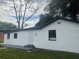 1934 NW 92nd St in Miami, FL - Building Photo