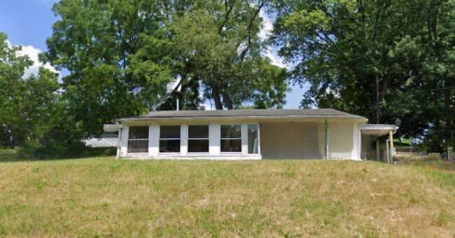 property at 1328 Kracker St NW