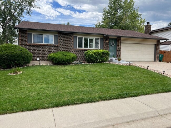 property at 9516 W Walker Pl