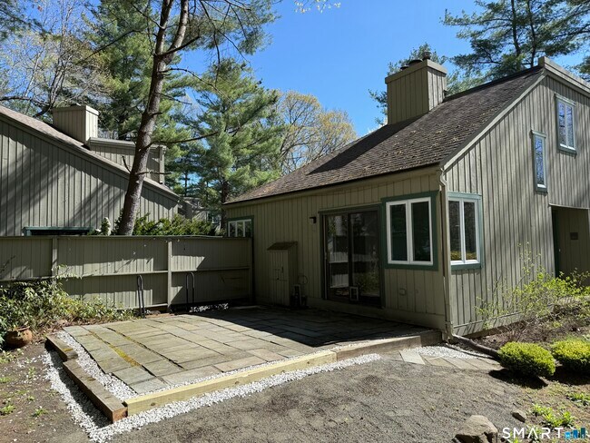 2 Talcott Glen Rd in Farmington, CT - Building Photo - Building Photo