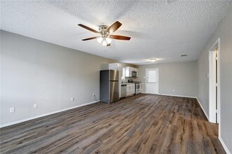 415 Martin Luther King Blvd in Elgin, TX - Building Photo - Building Photo