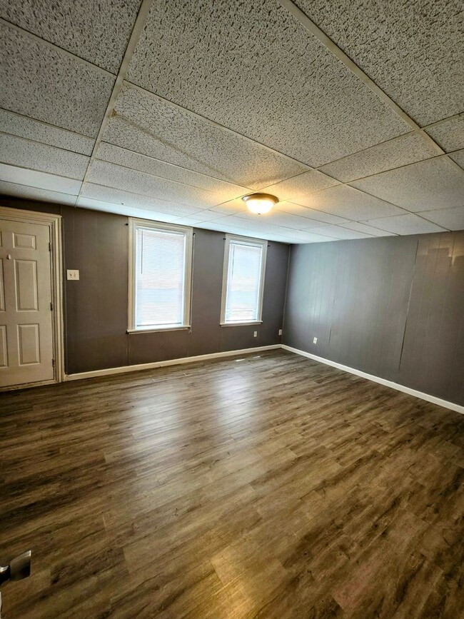 property at 632 E 5th St