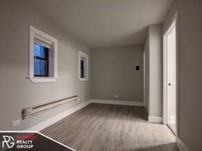 1447 N Dearborn St, Unit B2 in Chicago, IL - Building Photo - Building Photo