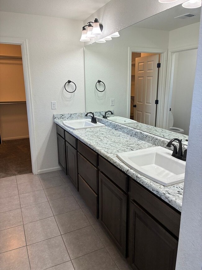 18955 E Robins Pl in Denver, CO - Building Photo - Building Photo