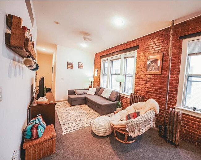 1872 Commonwealth Ave, Unit 3 in Boston, MA - Building Photo - Building Photo