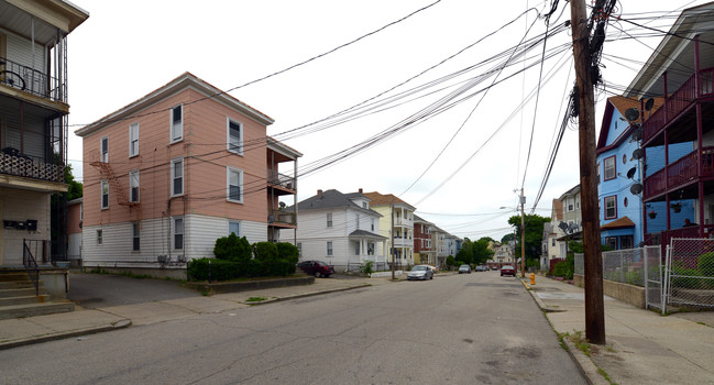 64-66 Darling St in Central Falls, RI - Building Photo - Building Photo