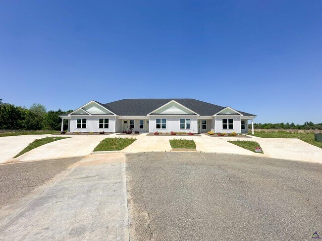 601 Castle Ct in Hawkinsville, GA - Building Photo - Building Photo