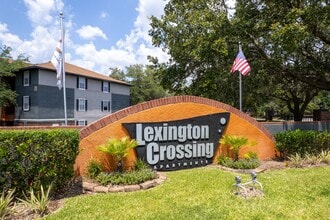 Lexington Crossing in Gainesville, FL - Building Photo - Building Photo