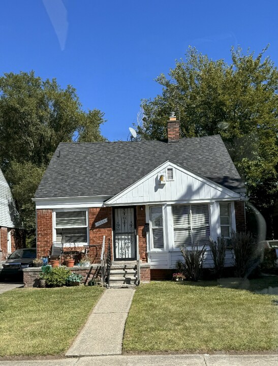 19668 Syracuse St in Detroit, MI - Building Photo