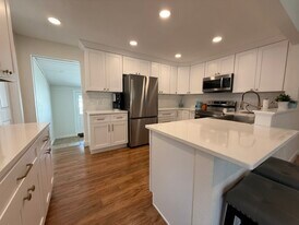 129 36th Ave NE in St. Petersburg, FL - Building Photo