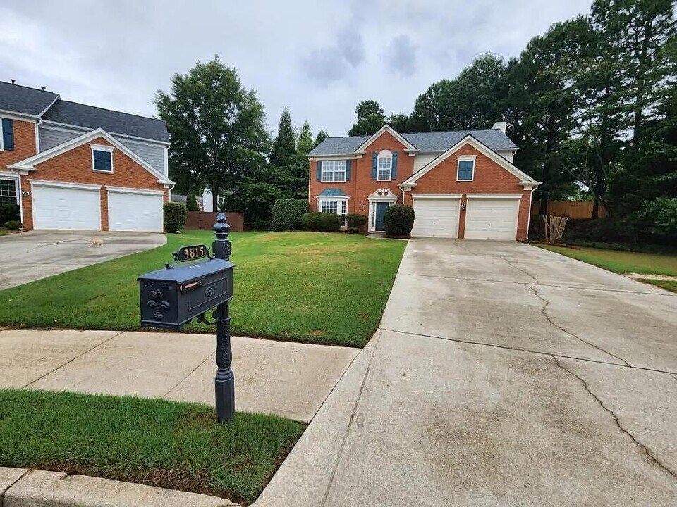 3815 Ruby Falls Dr in Duluth, GA - Building Photo