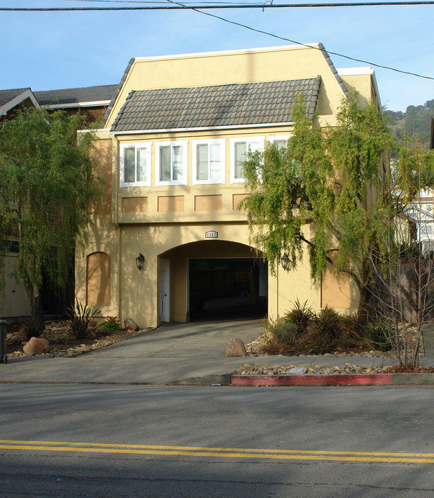 1357 Lincoln Ave in San Rafael, CA - Building Photo