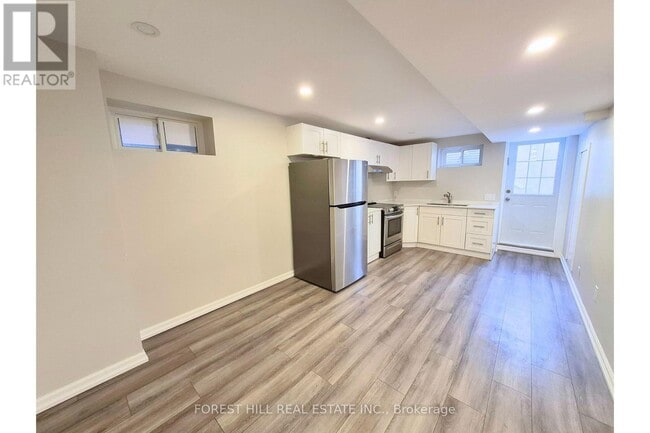 136 Esther Crescent in Vaughan, ON - Building Photo - Building Photo