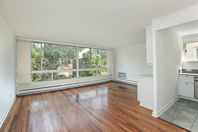 2730 Central St in Evanston, IL - Building Photo - Building Photo