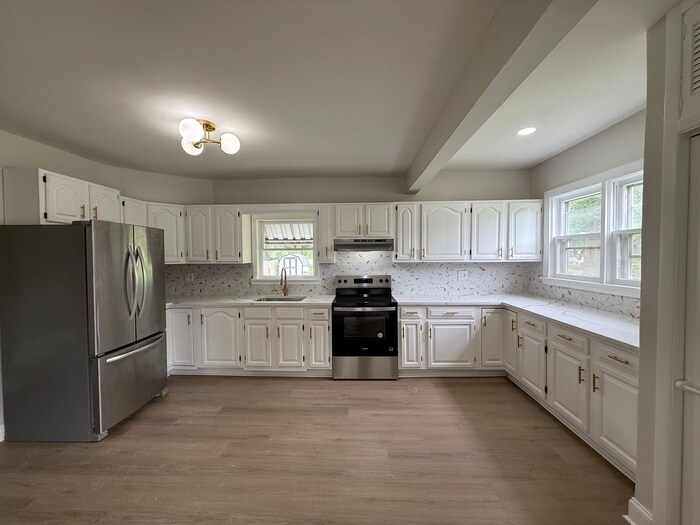 1101 Marne Hwy in Hainesport, NJ - Building Photo