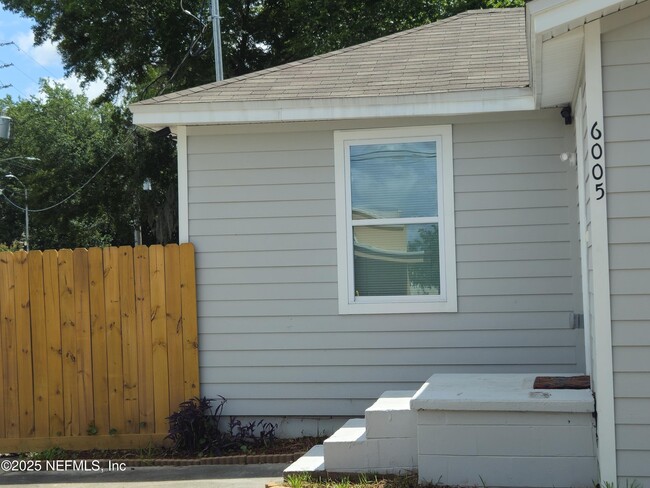 6005 Chester Ave in Jacksonville, FL - Building Photo - Building Photo