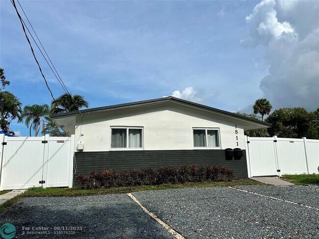 property at 1811 SW 21st St
