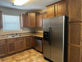 129 Enterprise Dr in Hot Springs, AR - Building Photo