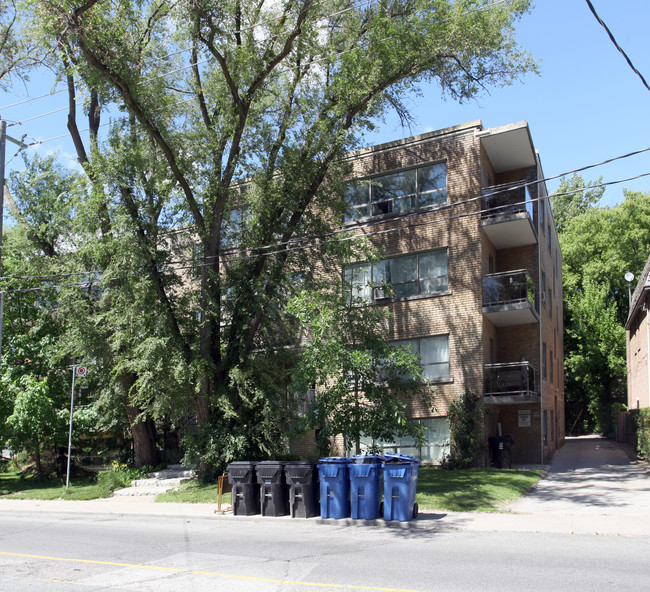 Highbourne Court in Toronto, ON - Building Photo - Building Photo