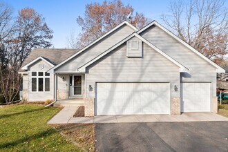 14660 Junkite St NW in Ramsey, MN - Foto de edificio - Building Photo