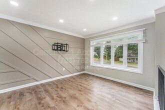 13566 Princedale Dr in Woodbridge, VA - Foto de edificio - Building Photo