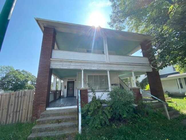 property at 1-904 S Limestone St