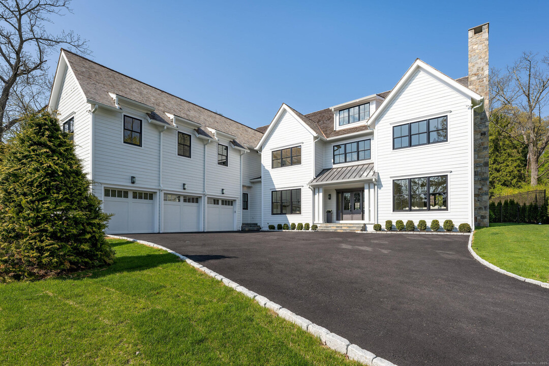 273 Riversville Rd in Greenwich, CT - Building Photo