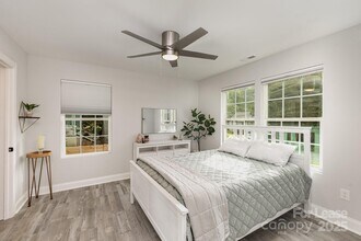 2905 Dogwood Ave in Charlotte, NC - Building Photo - Building Photo