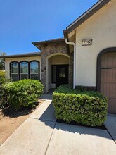 2258 N Sallee Ct in Visalia, CA - Building Photo - Building Photo