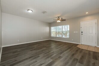 454 Summer Sails Dr in Valrico, FL - Building Photo - Building Photo