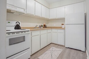 29 Suffolk Street in Riverview, NB - Building Photo