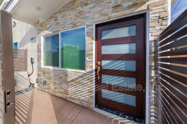 7671 Quakertown Ave in Los Angeles, CA - Building Photo - Building Photo