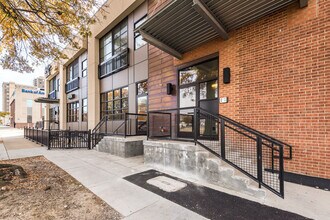 Julians in Richmond, VA - Foto de edificio - Building Photo