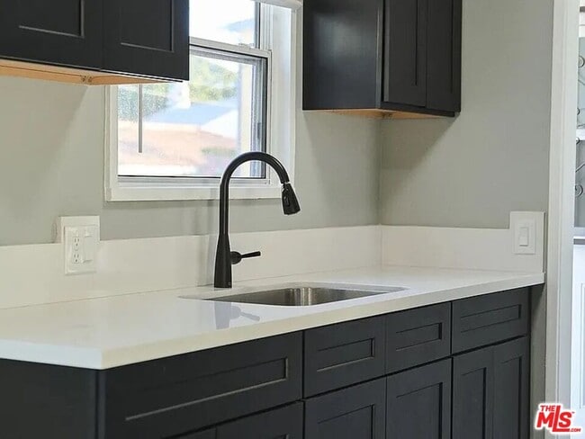 582 Venice Blvd. in Los Angeles, CA - Building Photo - Building Photo