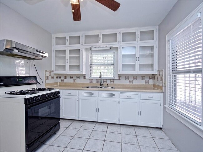 property at 2710 Willow St