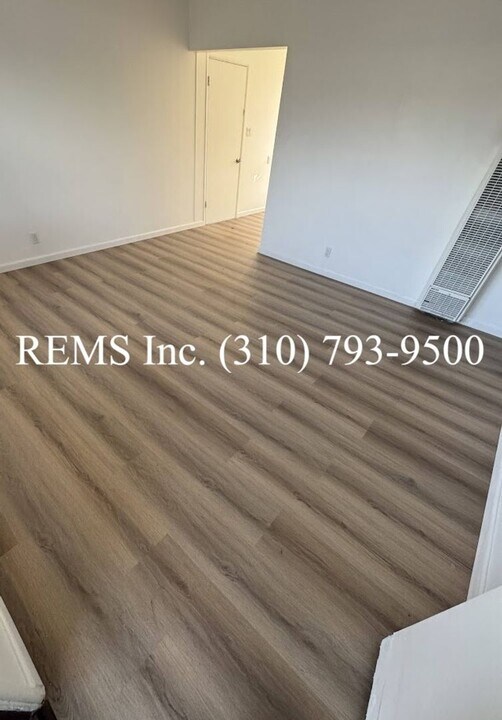 13534 1/2-13536 Cerise Ave in Hawthorne, CA - Building Photo