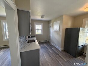 35 9th Ave in Danbury, CT - Building Photo - Building Photo